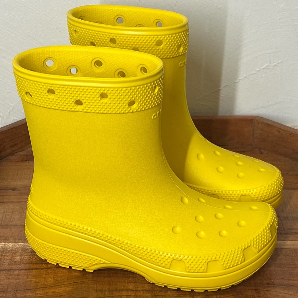 Crocs Classic Rain Boots Yellow Rubber Waterproof Ankle Boots Women 6